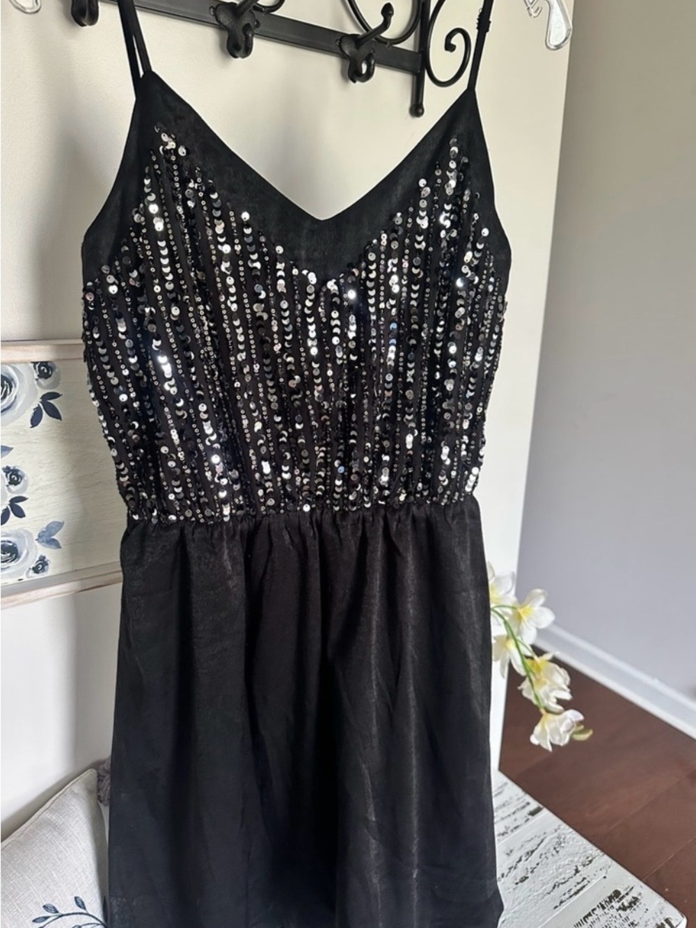 ANDREE BY UNIT Black Silver Sequin Mini Dress - Picture 2 of 5
